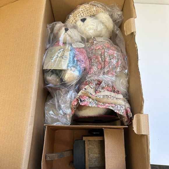 Boyd's Bears - T.J.'s Best Dressed Collection - 20th Anniversary - Picture 13 of 16